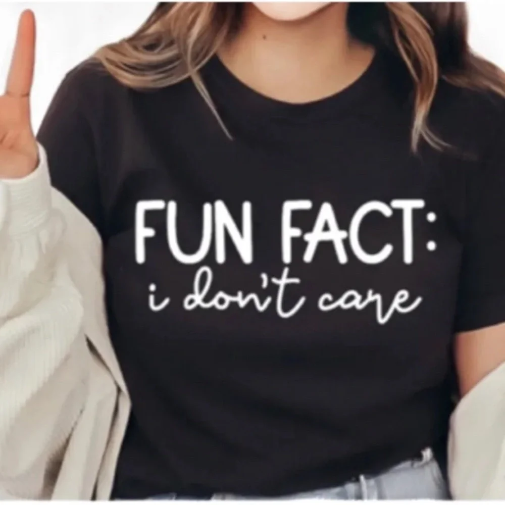 Women’s graphic shirt. - Picture 1 of 1